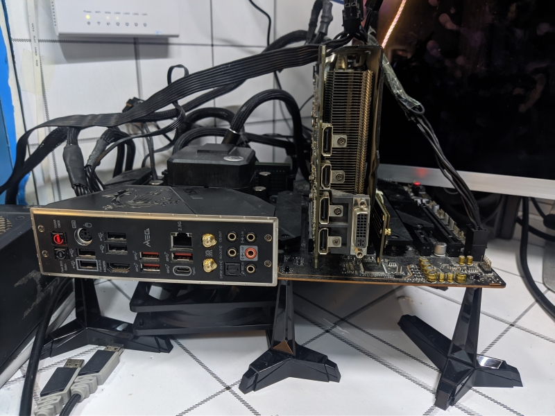 MSI的主板支架评测