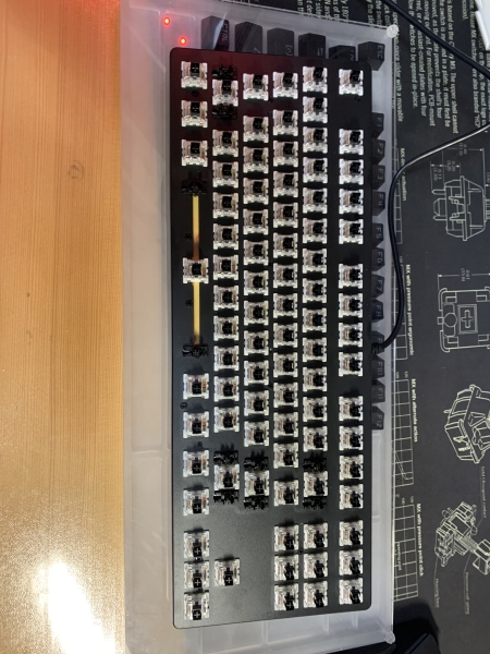 69的入门机械键盘——银雕k400 69的入门机械键盘——银雕k400